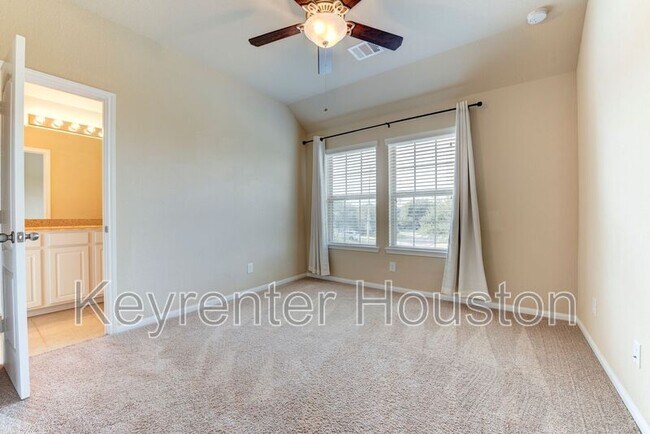 Building Photo - 9722 Victoria Rose Ln