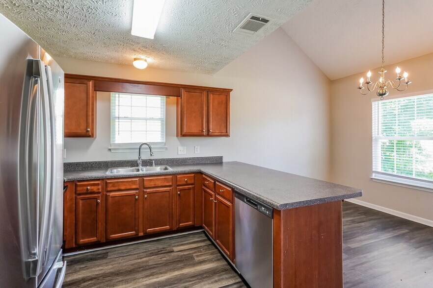 Building Photo - 273 Mary Joe Martin Dr