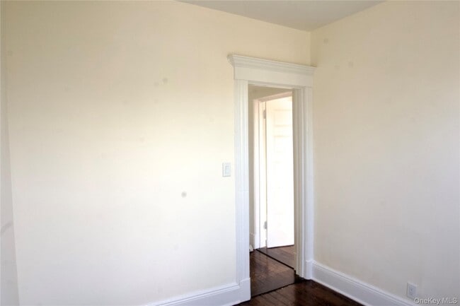 Building Photo - 55 Vernon Ave