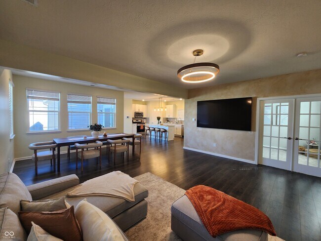 Building Photo - 2573 Plano Dr