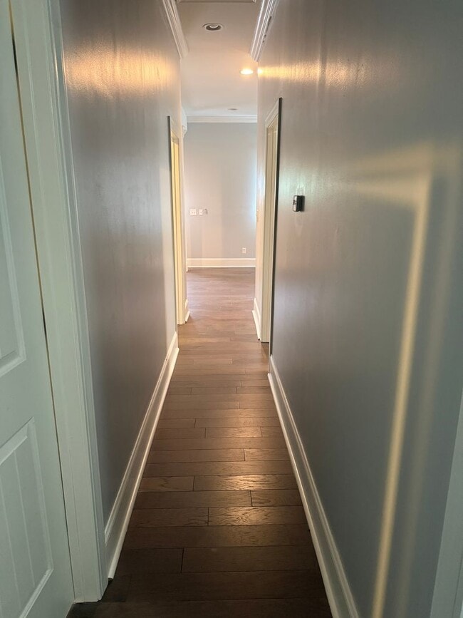 Building Photo - Beautiful 3 Bedroom