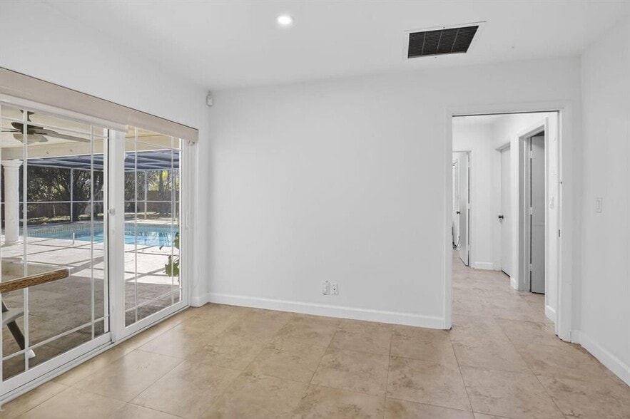 Building Photo - 7000 Plantation Rd