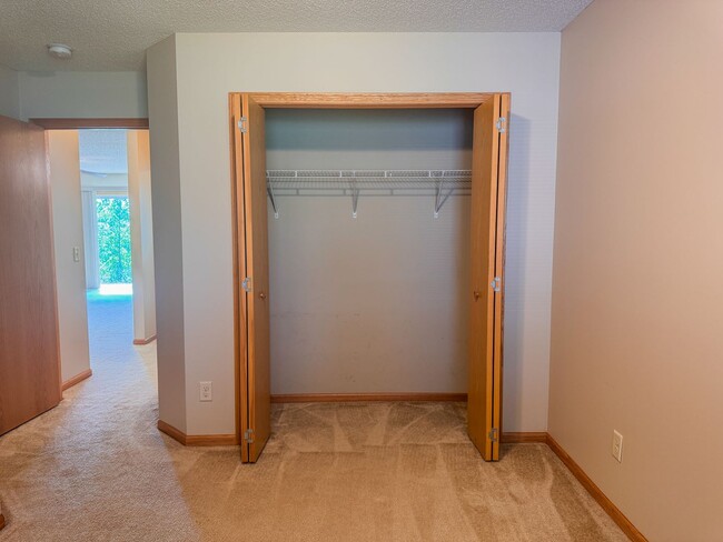 Building Photo - 1611 Gunston Dr