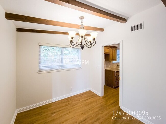 Building Photo - Dream Home in La Crescenta!