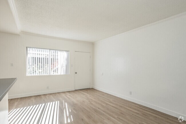 1BR, 1BA - 595SF - Living Room - 6352 Cedar Street
