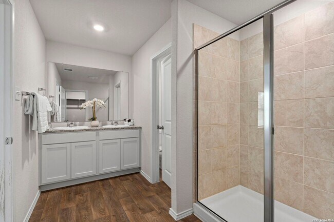 Building Photo - 3 Bedroom/2 Bath Redbird Ranch Subdivision