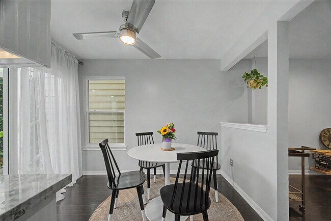 Building Photo - 1104 Buckner St