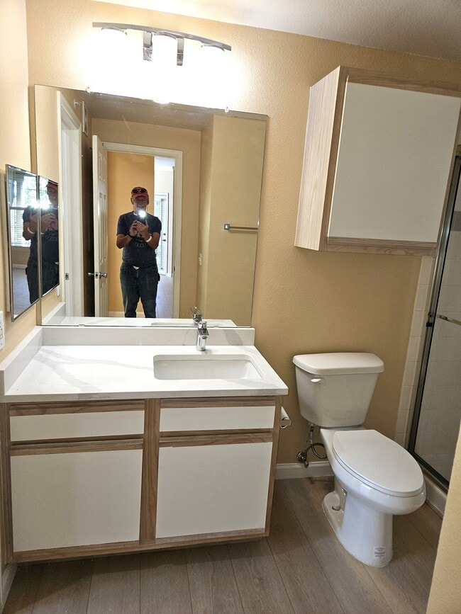 Second Bath - 7442 S Quail Cir