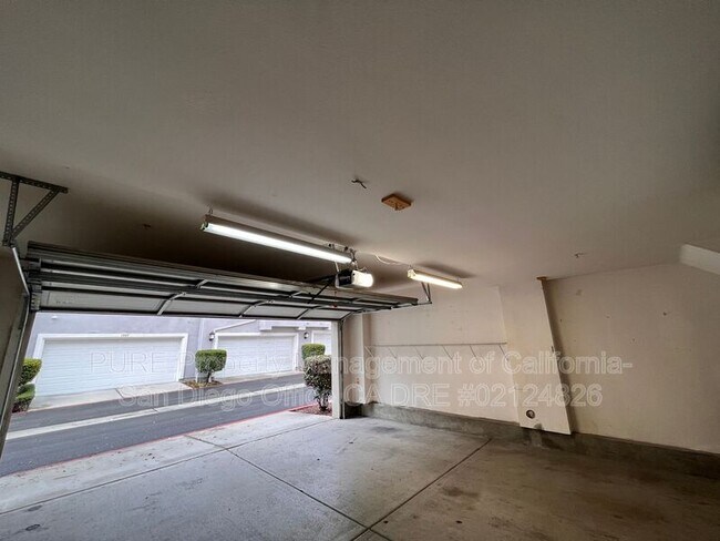 Building Photo - 1586 Sumac Pl