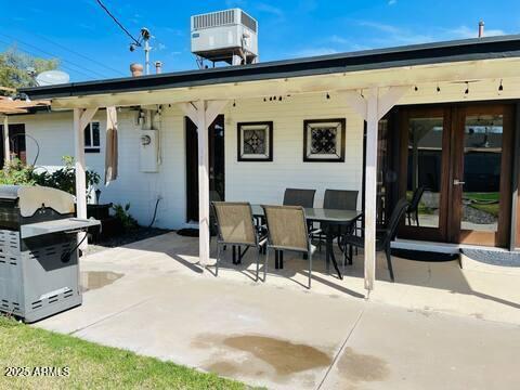 Building Photo - 133 W Balboa Dr