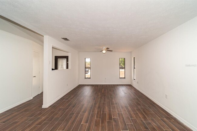 Building Photo - 6345 Hatcher Rd