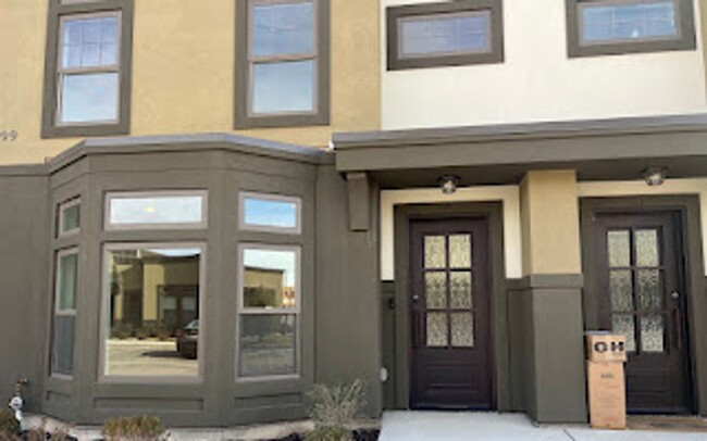 Building Photo - 1 year old Townhome in Cedar City