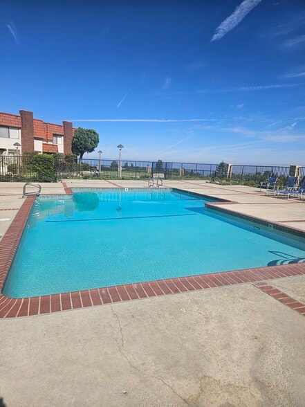 Building Photo - 27912 Ridgecove Ct N