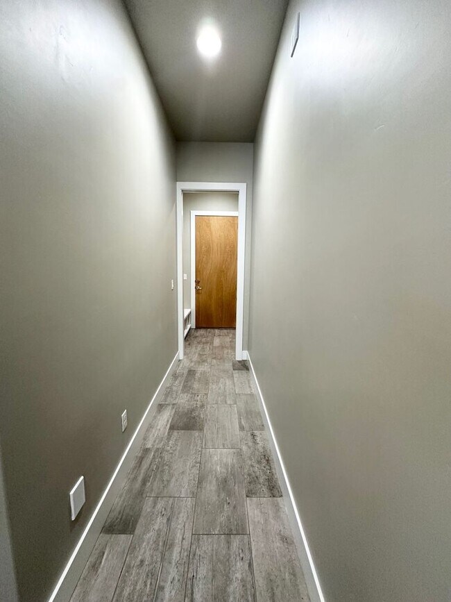 Building Photo - Rarely available in the most preferred River District! Available July 2026