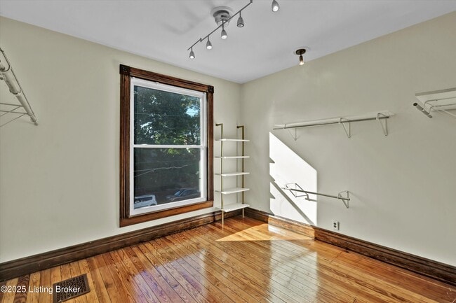 Building Photo - 1315 Highland Ave