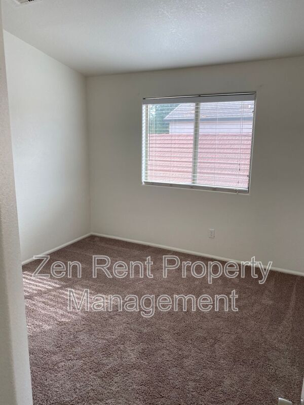 Building Photo - 4150 E Azurite Rd