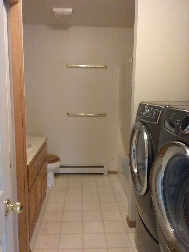 Building Photo - Great Newly Remodeled 3 bedroom 1 bath no pets  please, no smoking