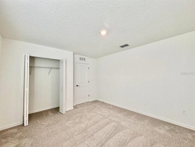 Building Photo - 17554 Pleasantview Blvd