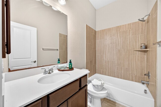 Building Photo - 5126 Jibe Ho Ln