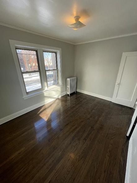 Building Photo - 1236 W 83rd St