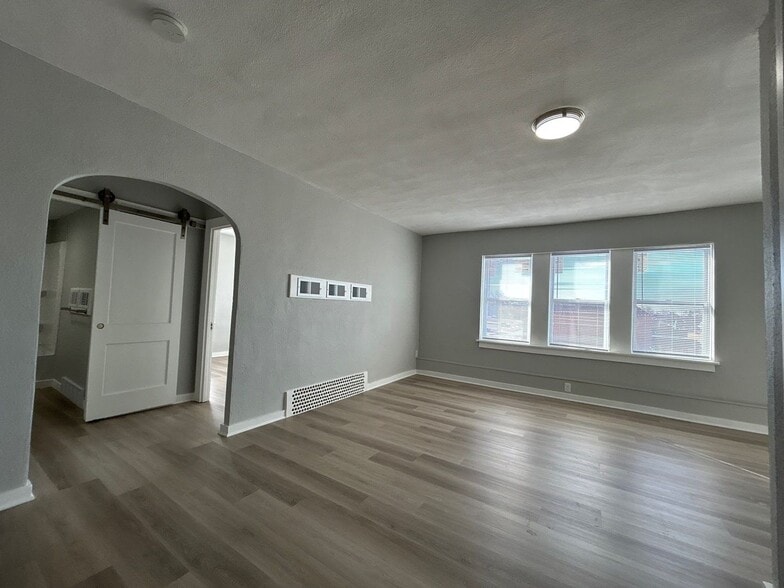 Interior Photo - 723 Ella St Beatrice, NE