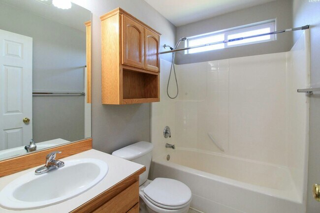 Building Photo - 1757 Maui Dr