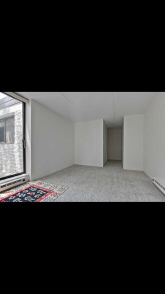 Building Photo - 314 W Miner St