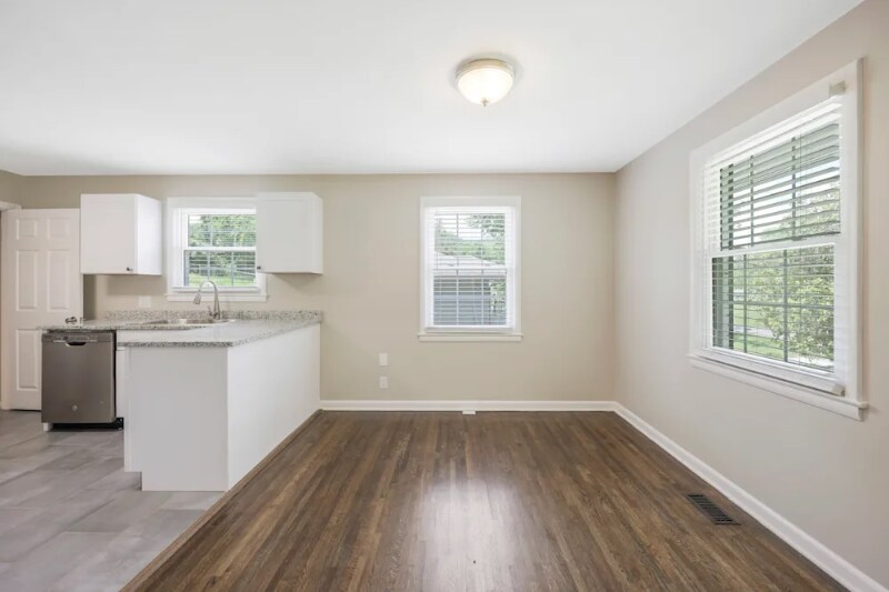 Building Photo - 609 Durrett Dr