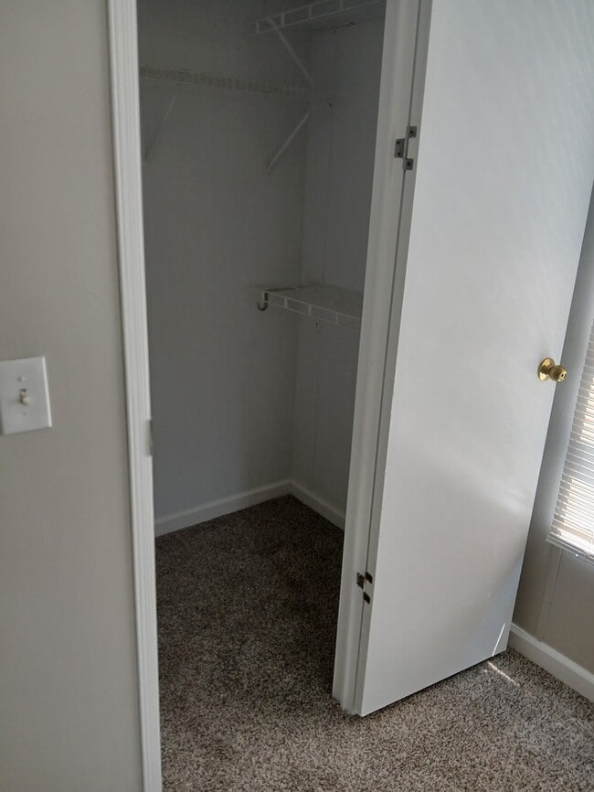 Building Photo - Mobile Home For Sale