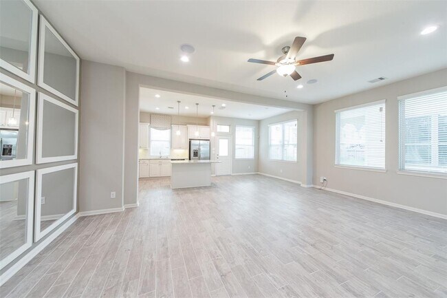 Building Photo - 5550 Sallow Bay Ln