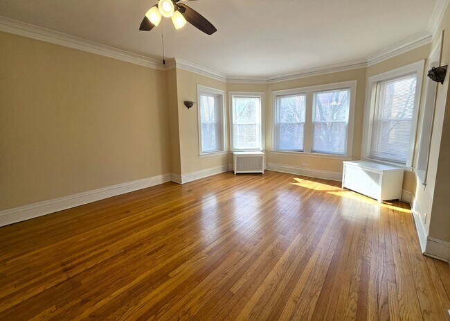 Building Photo - 4021 N Mozart St
