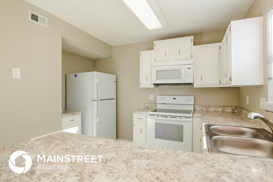 Building Photo - 8109 Beechwood Terrace