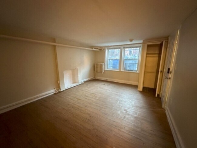 Building Photo - 159 Lark St