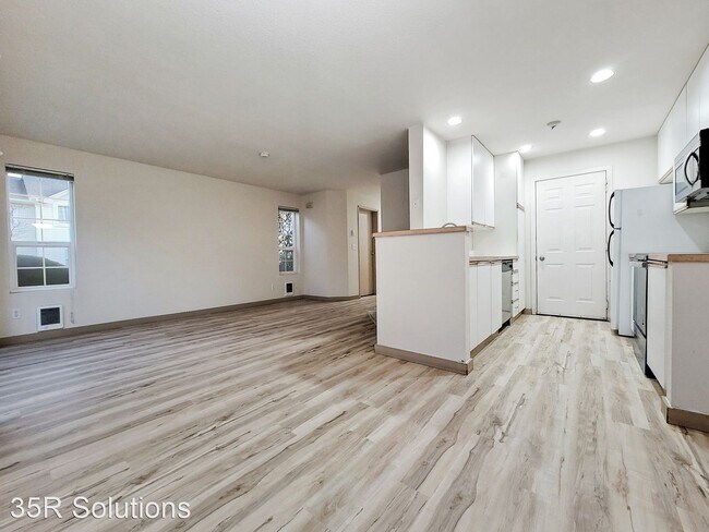 Building Photo - 3 br, 2.5 bath House - 26261 114th Lane SE