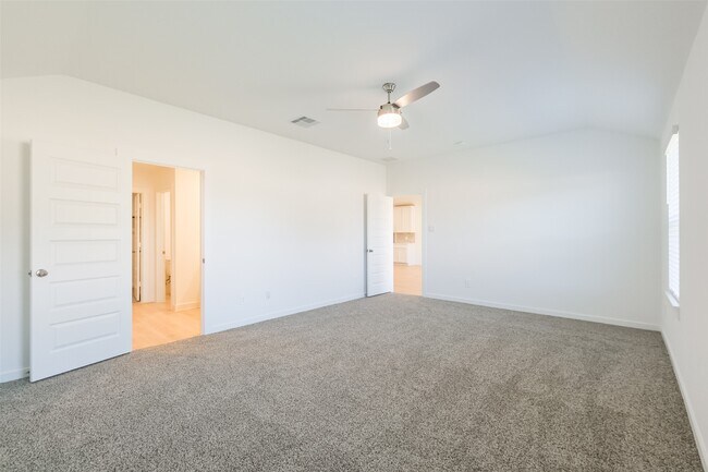 Building Photo - 31718 Hallington Hl Ln
