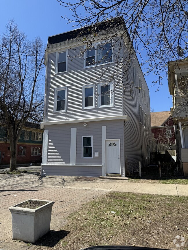 Building Photo - 740 Dixwell Ave