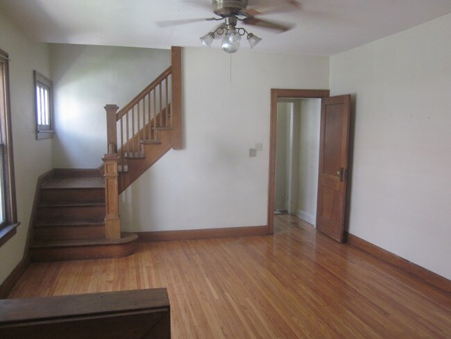 Building Photo - 2872 Indianola Ave