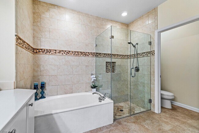Building Photo - 7690 Hummingbird Ct