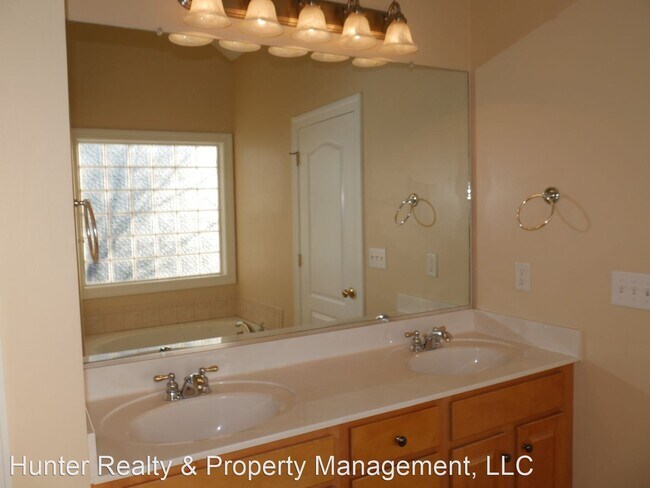 Building Photo - 5 br, 4 bath House - 3538 Burnely Drive