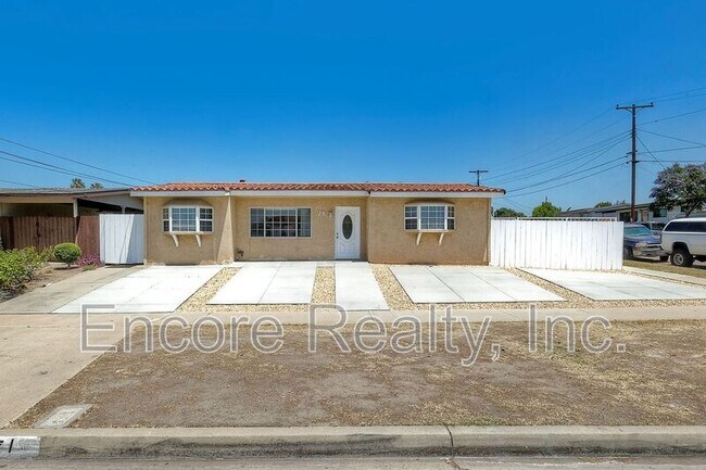 Building Photo - 71 E Palomar St