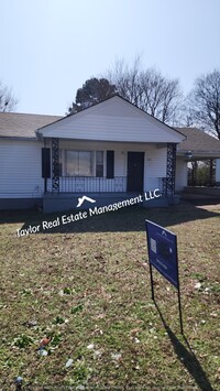 Building Photo - 126 Holt Ave