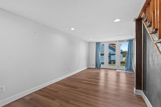 Building Photo - Gorgeous Home in Durham Near Downtown