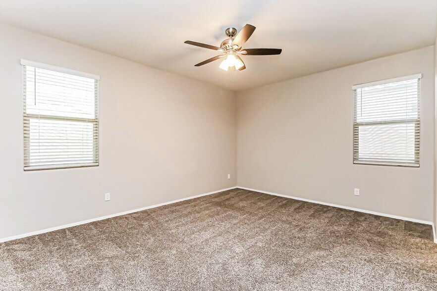 Building Photo - 4832 E Rhodium Dr