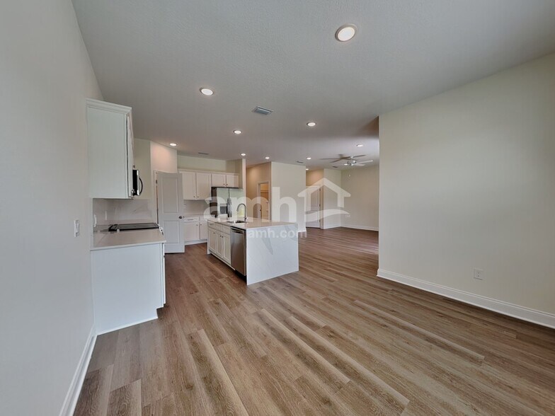 Building Photo - 5686 Dease Rd