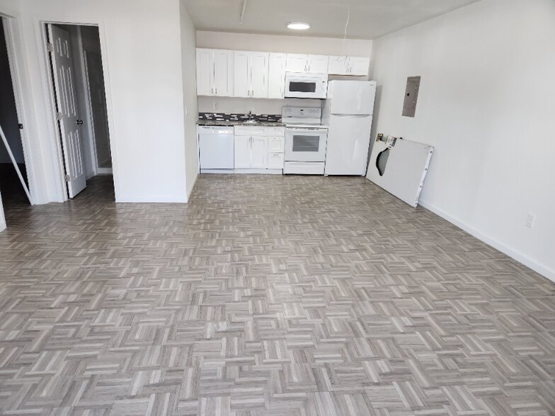 Primary Photo - 1120 Montana St