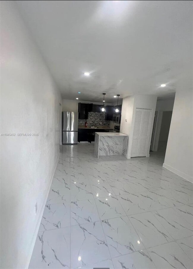 Building Photo - 3400 SW 40th Ave