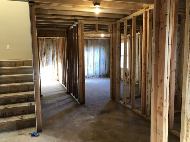 Building Photo - Open living concept- 3BR/2BA with unfinished basement