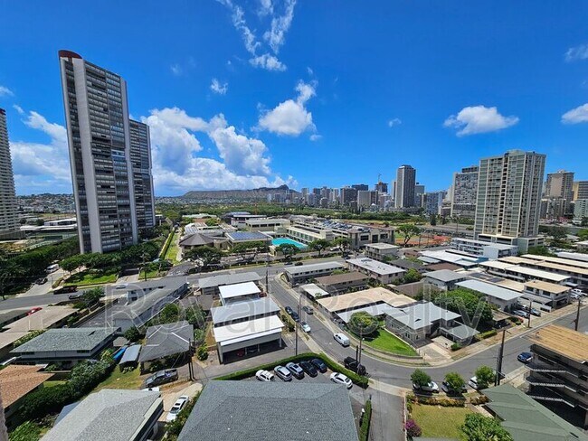 Building Photo - 2439 Kapiolani Blvd