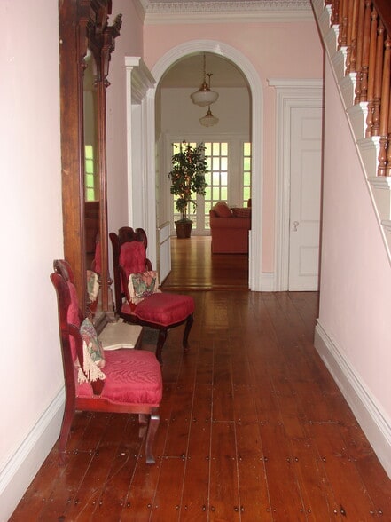 fl.1 hallway - 3 Cherry Hl