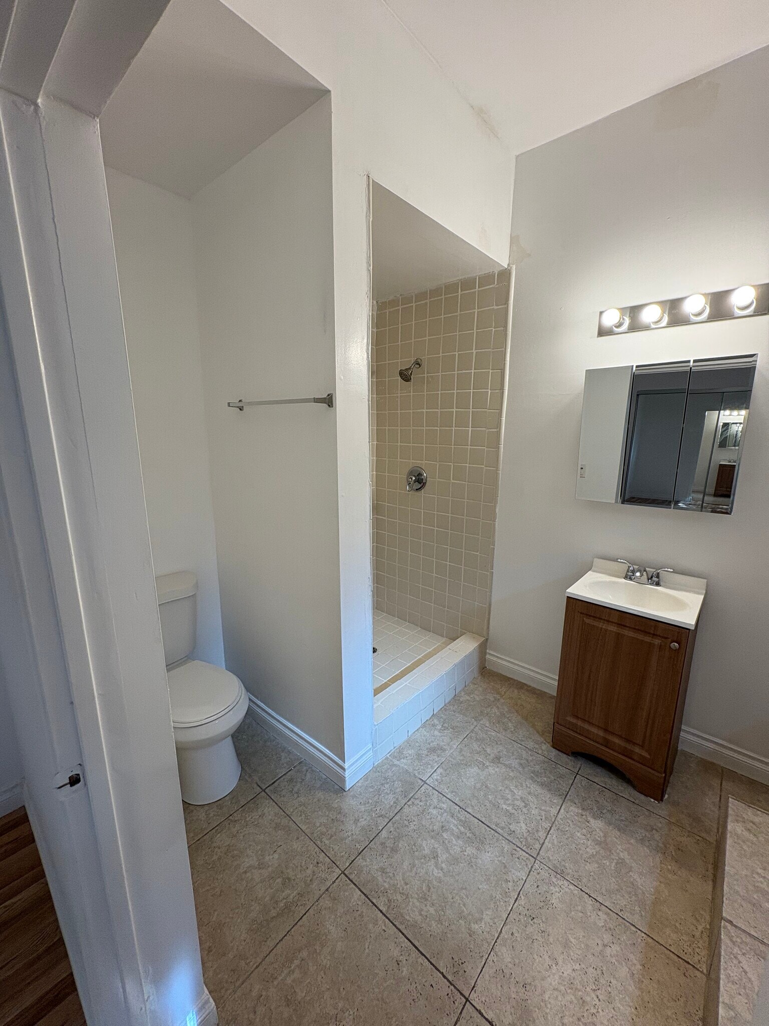 Building Photo - 1402 San Remo Dr